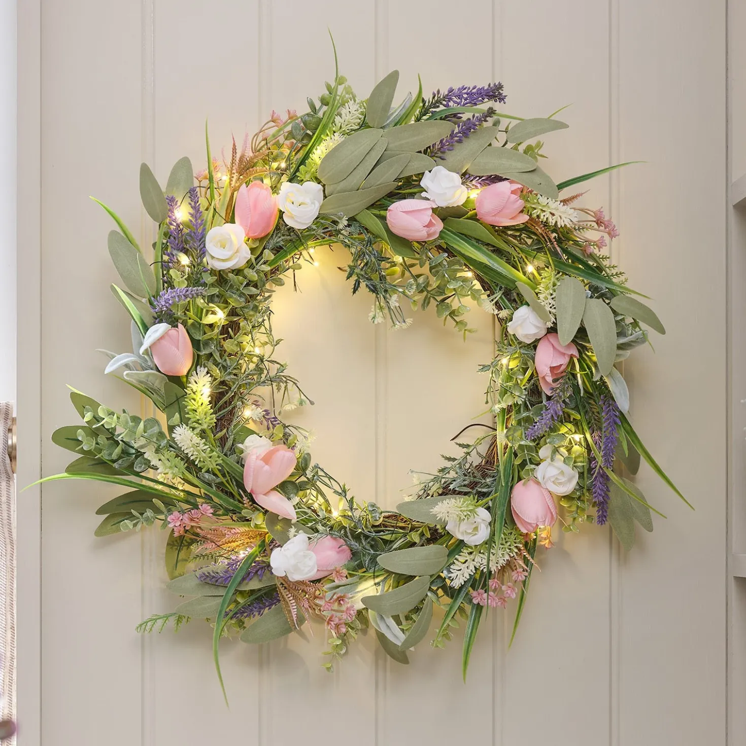 Batteriebetriebener LED-Tulpenkranz 55cm mit Lavendel & Rosen