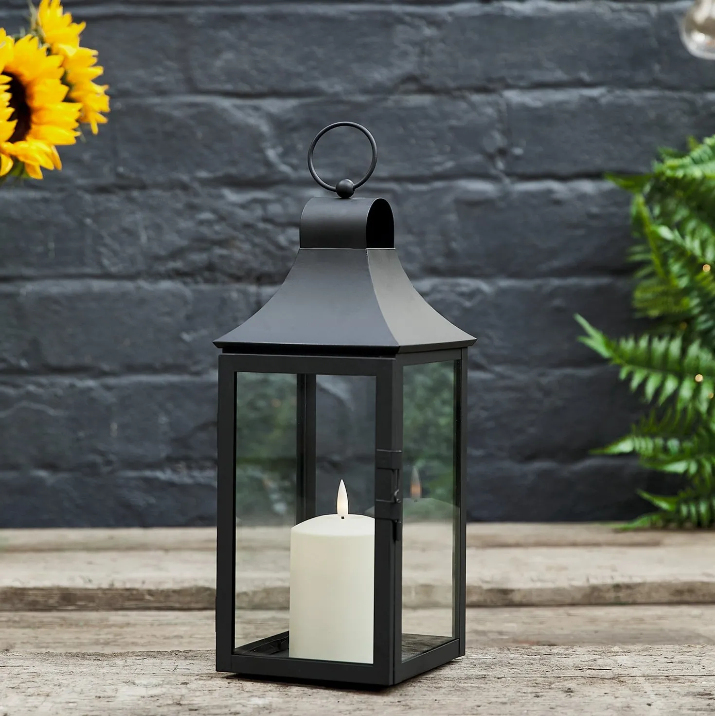 34cm Albury Gartenlaterne mit TruGlow® Outdoor Kerze mit Fernbedienung