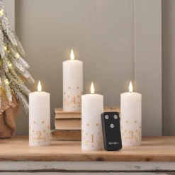 45cm Beerenkranz beleuchtet inkl. Kerzenständer & 4er Set TruGlow® LED Adventskerzen