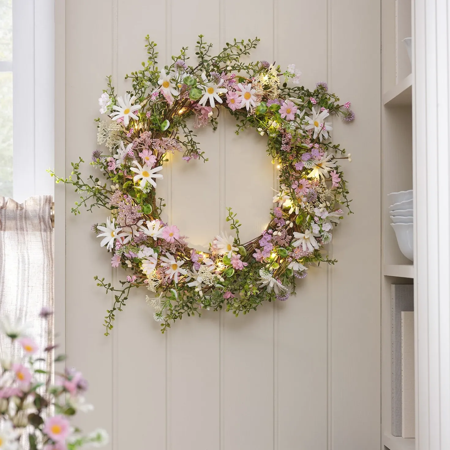 50cm LED‑Frühlingskranz mit Pastell‑Gänseblümchen