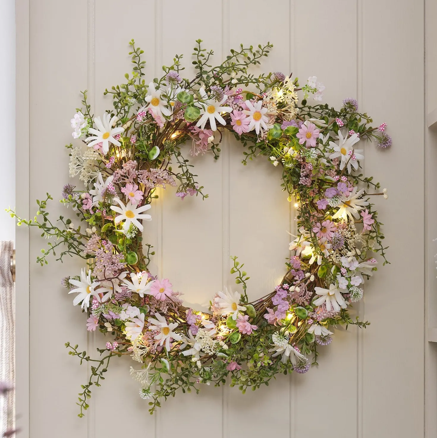 50cm LED‑Frühlingskranz mit Pastell‑Gänseblümchen