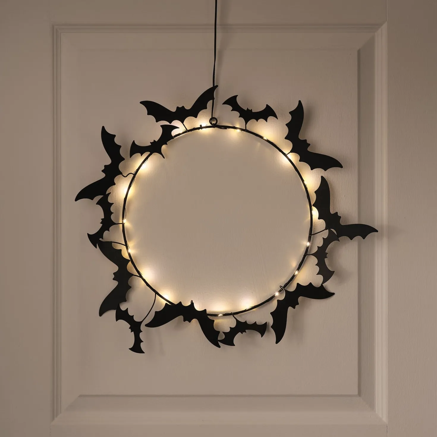 43 cm LED-Halloween-Kranz mit Fledermäusen