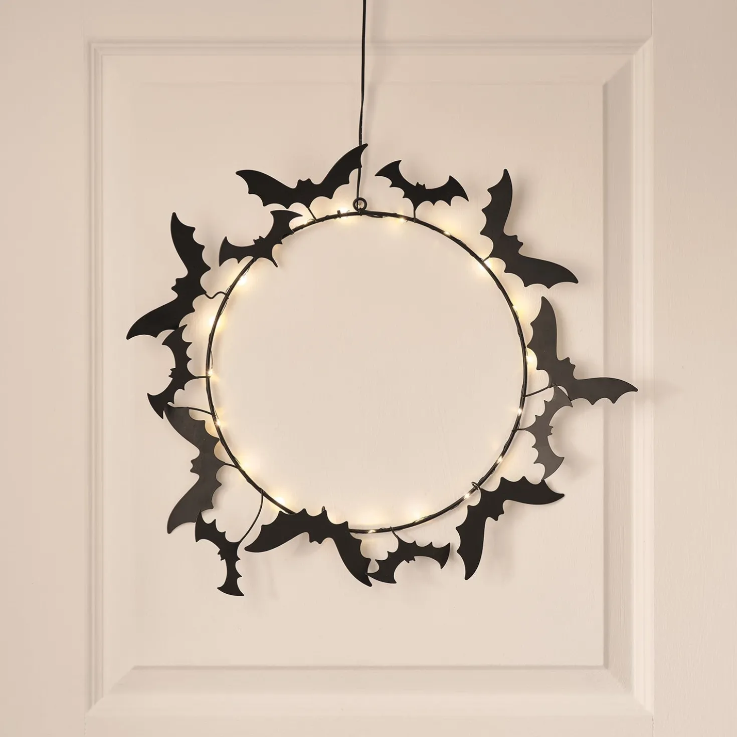 43 cm LED-Halloween-Kranz mit Fledermäusen