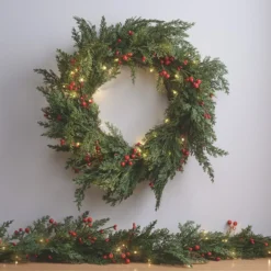 45cm Weihnachtskranz rote Beeren mit Beleuchtung