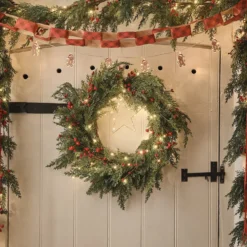 45cm Weihnachtskranz rote Beeren mit Beleuchtung