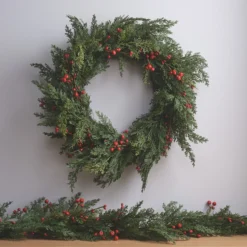 45cm Weihnachtskranz rote Beeren mit Beleuchtung