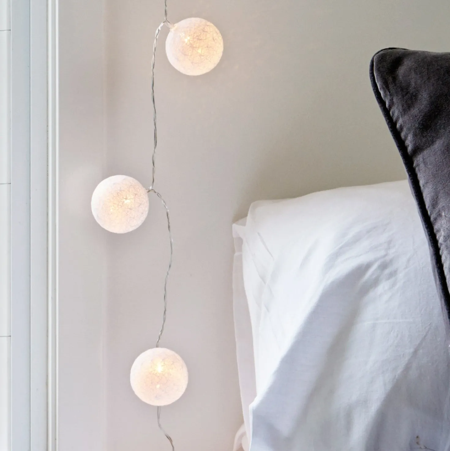 10er LED Cotton Ball Lichterkette weiß