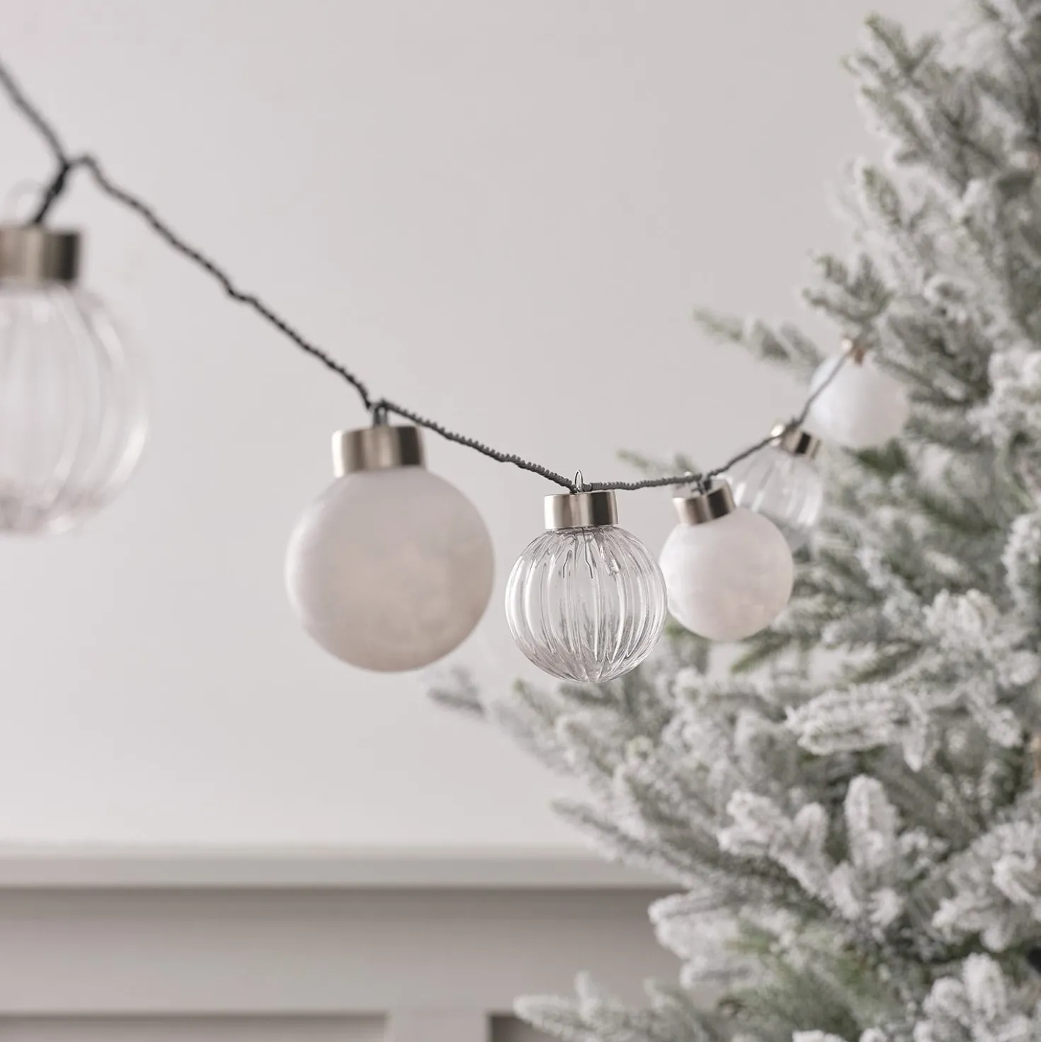 25er LED Lichterkette Weihnachtsbaumkugeln warmweiß