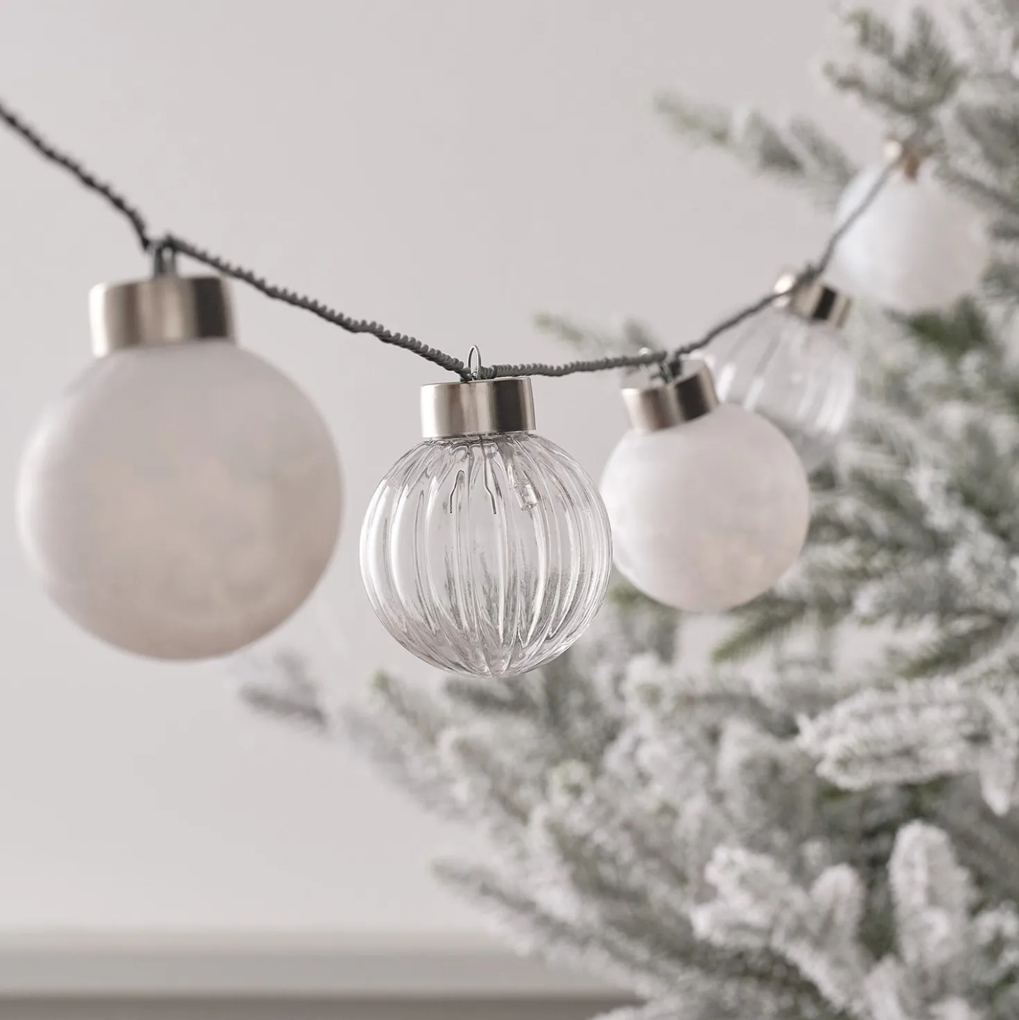 25er LED Lichterkette Weihnachtsbaumkugeln warmweiß