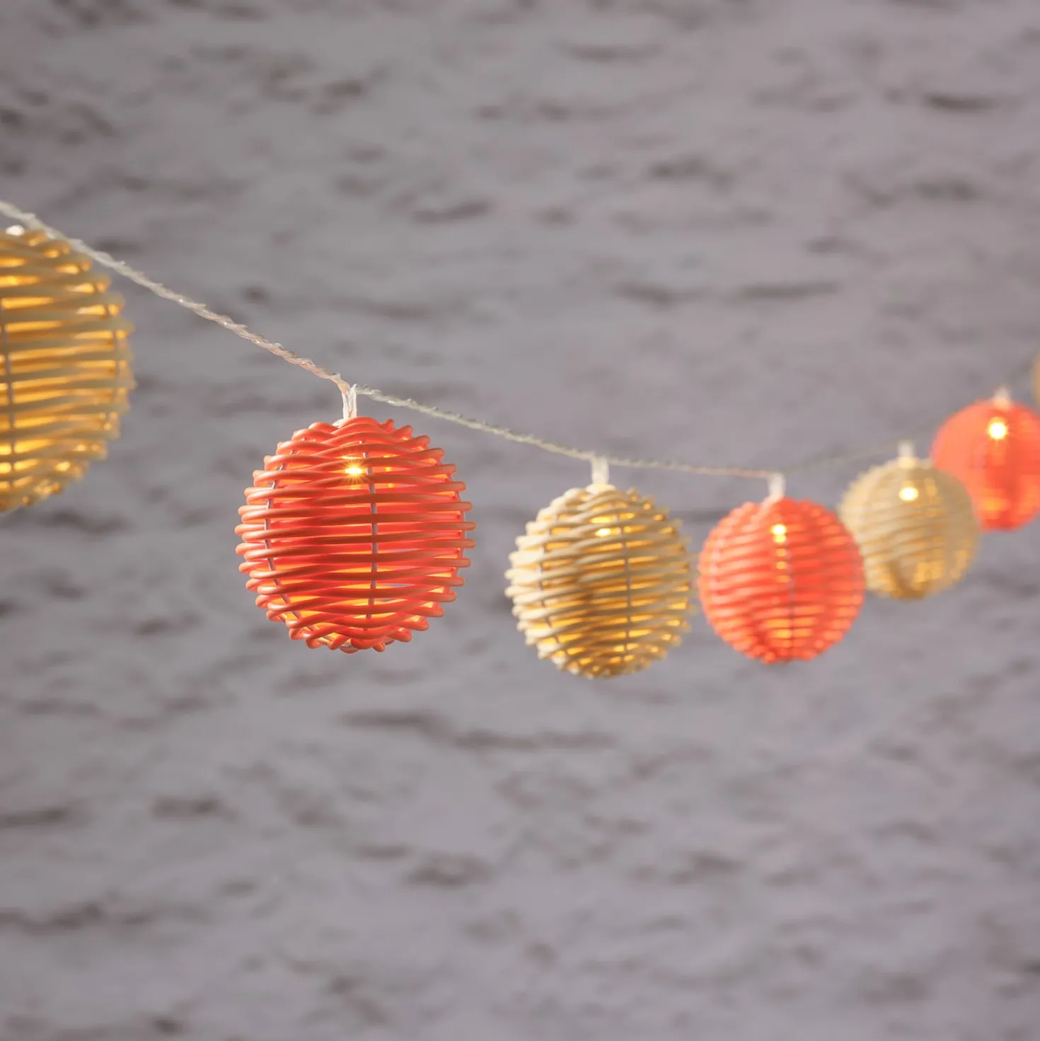 10er LED Solar Lichterkette Rattan Kugeln bunt