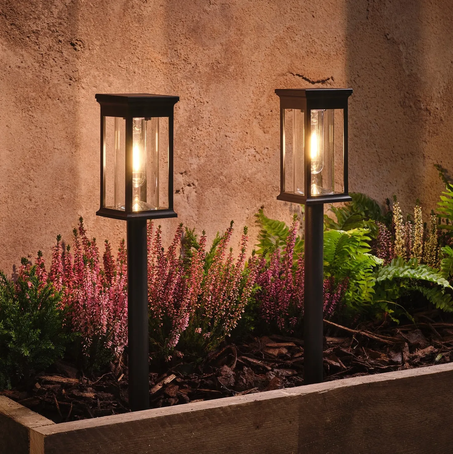 2er-Set "Cragside" Solar-Gartensteckleuchten mit warmweißer LED