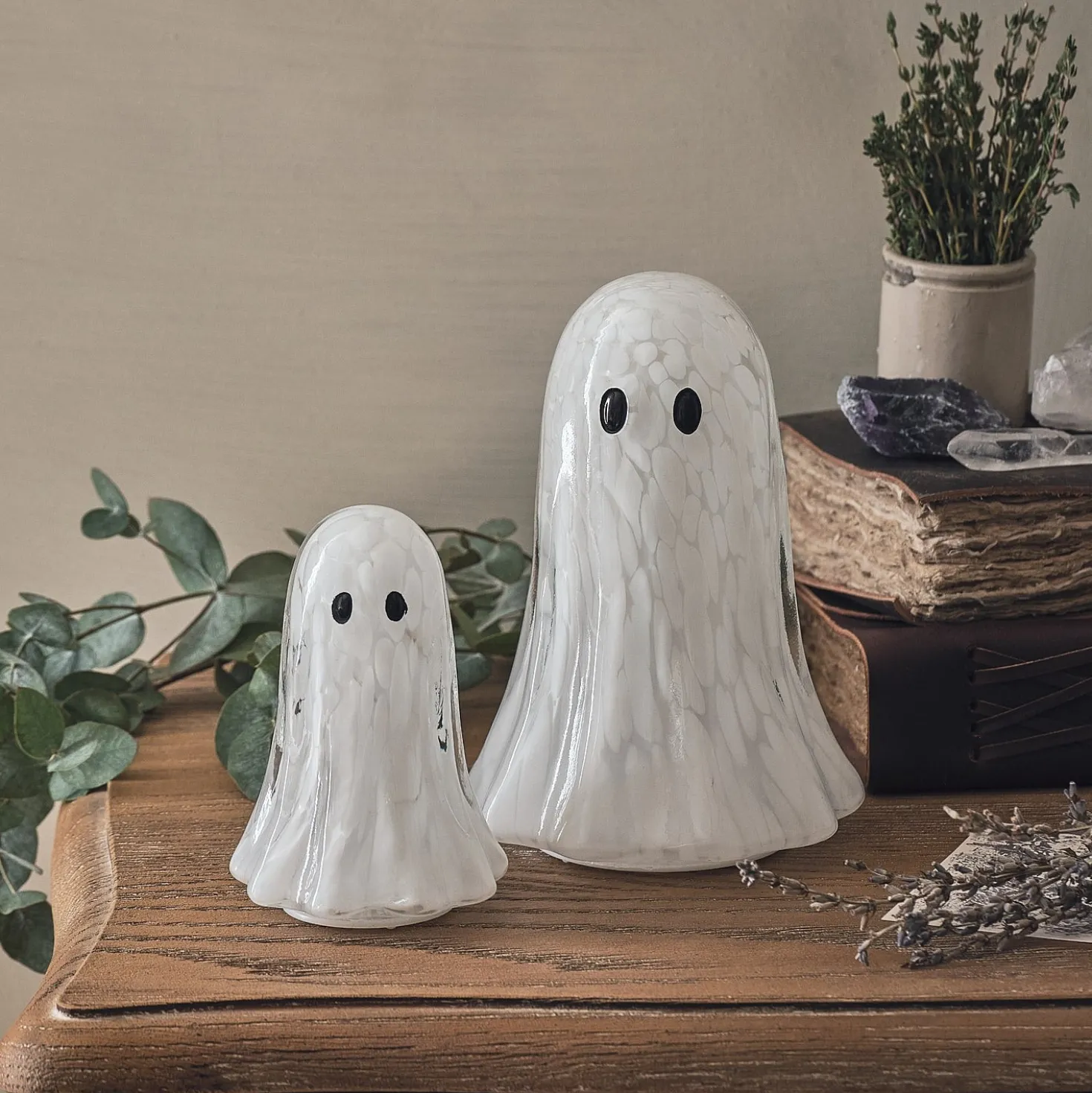 2er Set Gertie LED-Halloween-Geister aus Konfettiglas mit Timer