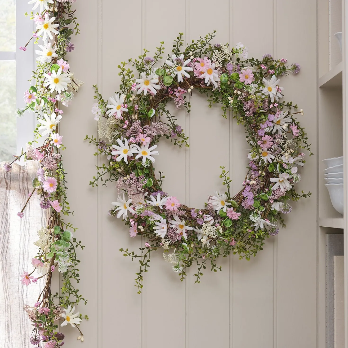 2er Set LED-Blumenkranz & Girlande mit Margeriten in Pastell