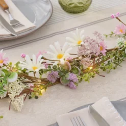 2er Set LED-Blumenkranz & Girlande mit Margeriten in Pastell