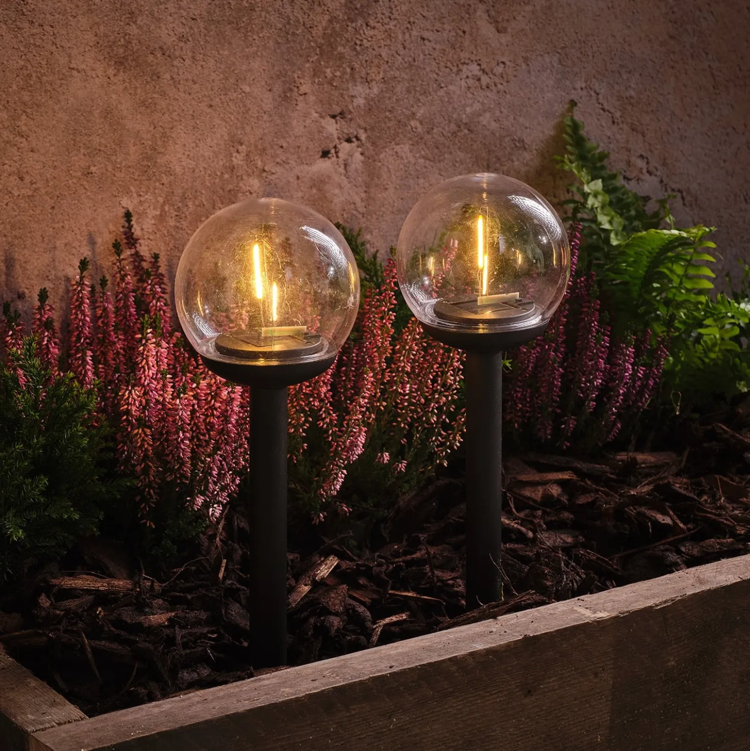2er Set Solar‑Gartensteckerkugeln mit Filament‑Optik