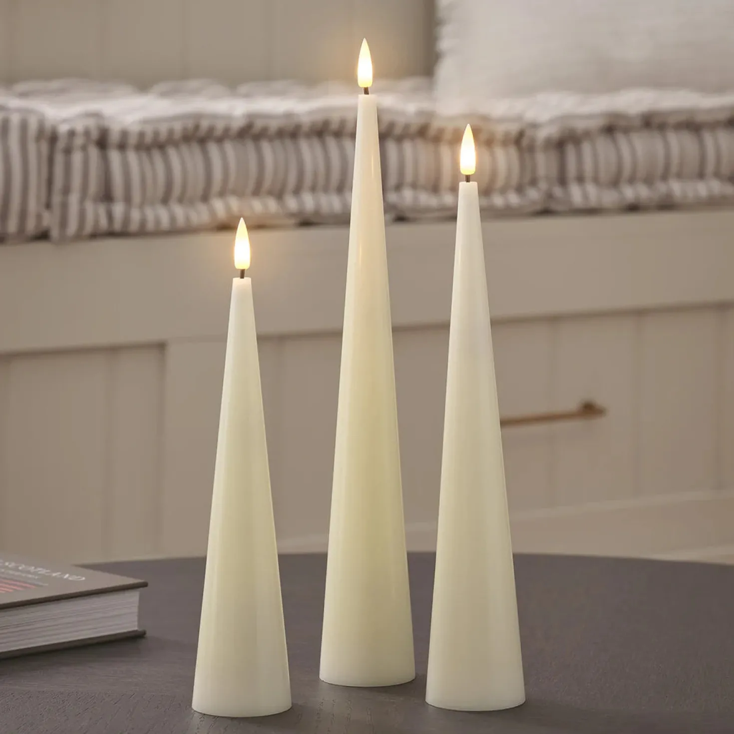 3er Set TruGlow® LED Kerzen in Kegelform elfenbeinfarben