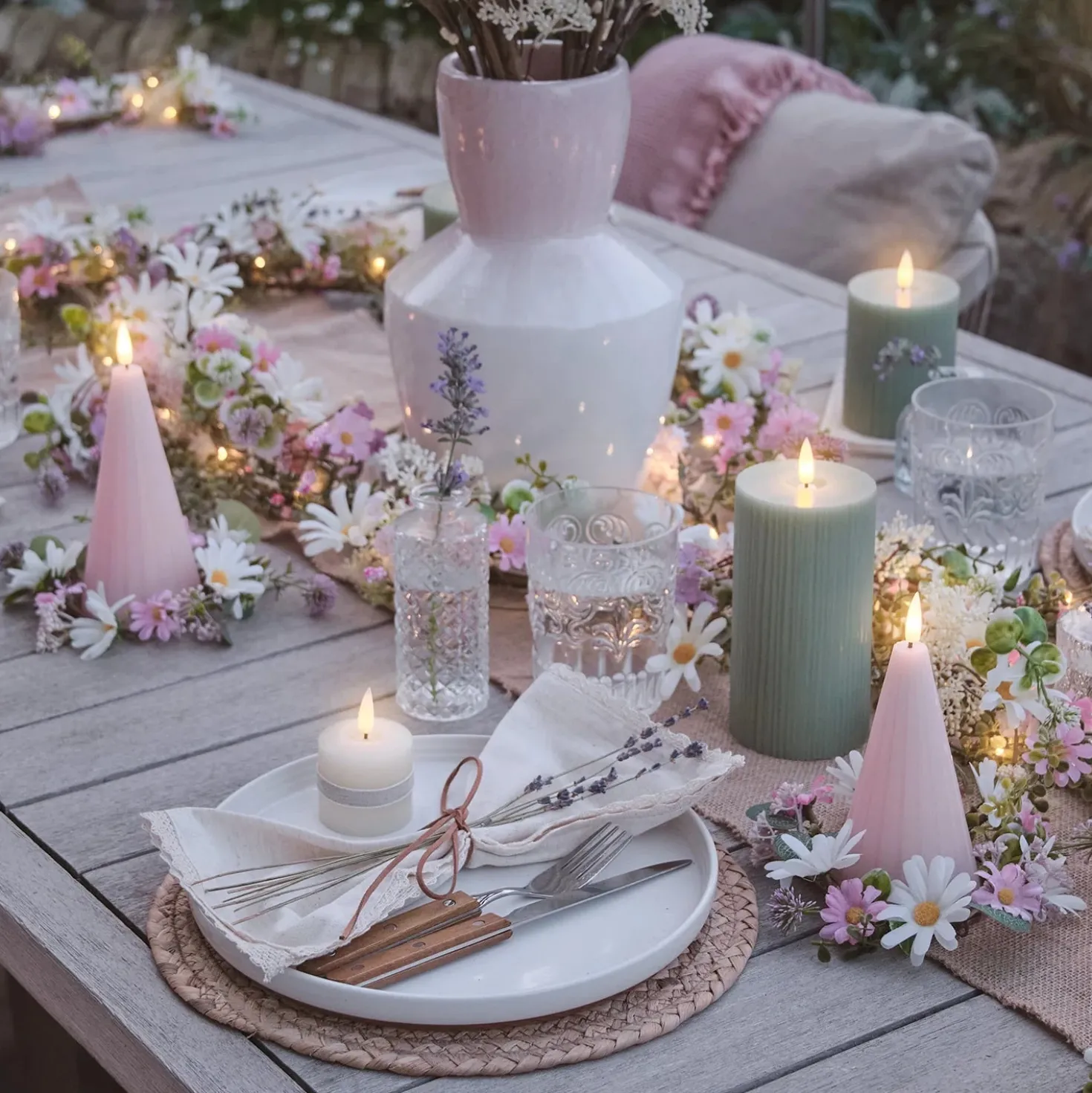 3er Set TruGlow® LED-Stumpenkerzen salbeigrün