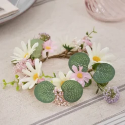 Frühlings-Kerzenring „Daisy Dreams“ mit Gänseblümchen & Wildblumen