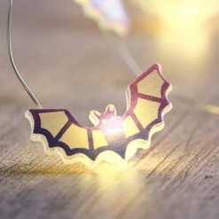 Halloween-Set: Glaskuppel mit LED Fledermaus-Lichterkette
