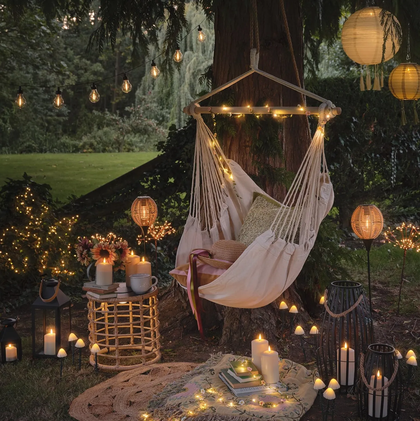 Hygge Solar-Beistelltisch in Flechtoptik mit dimmbarer Beleuchtung