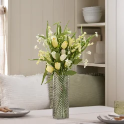 Künstlicher Frühlingsstrauß mit Tulpen & Gänseblümchen buttergelb, 60 cm
