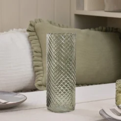 Künstlicher Tulpenstrauß mit Vase und Gänseblümchen in Buttergelb & Salbeigrün