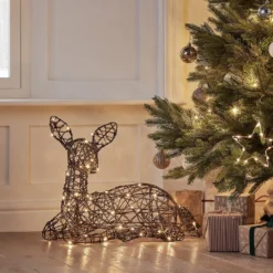 Liegendes LED-Rentier Rehkitz Studley