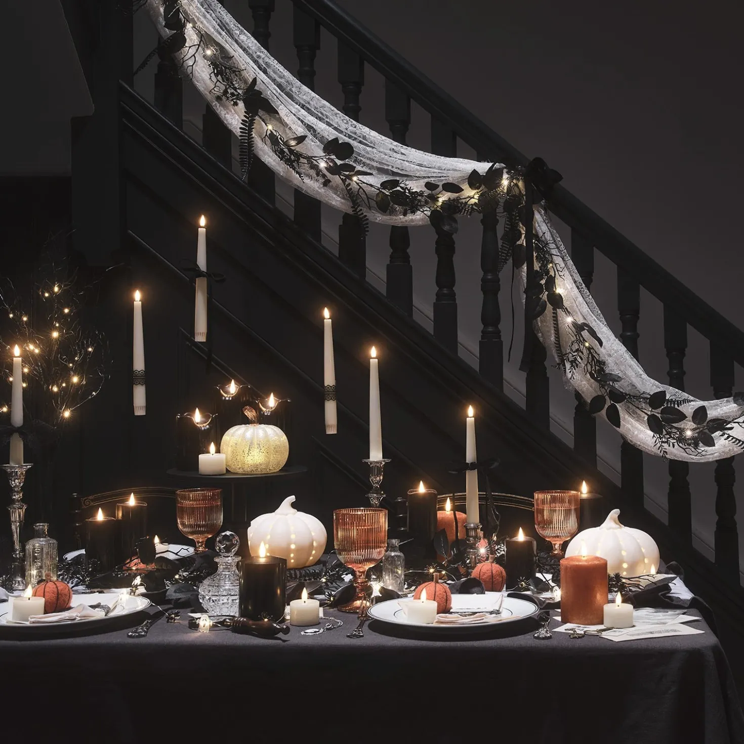 1,8m Halloweengirlande schwarzes Laub mit Beleuchtung