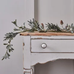 1,5m Weihnachtsgirlande Eicheln und weiße Beeren