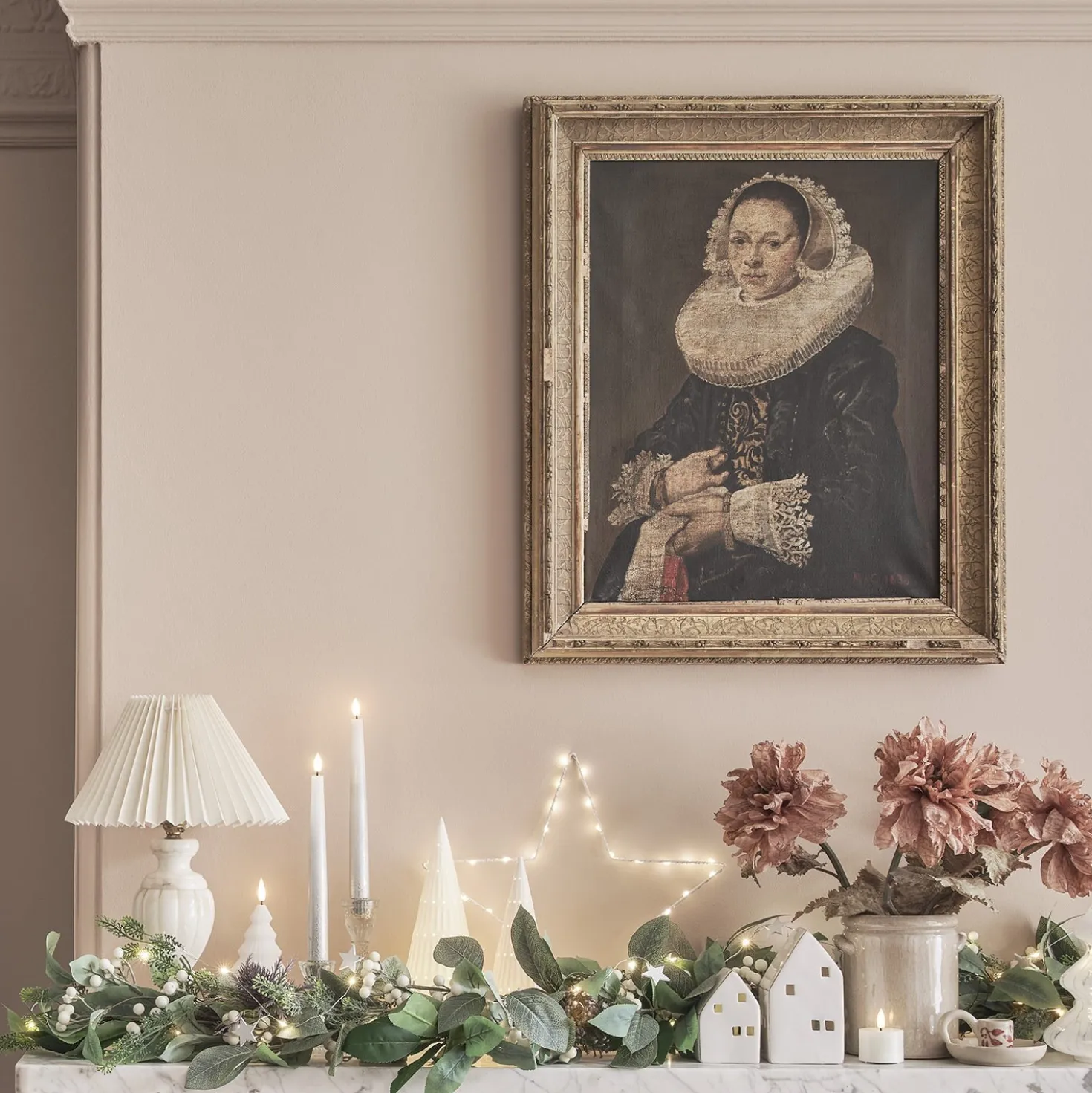 1,5m Weihnachtsgirlande mit weißen Beeren mit Beleuchtung