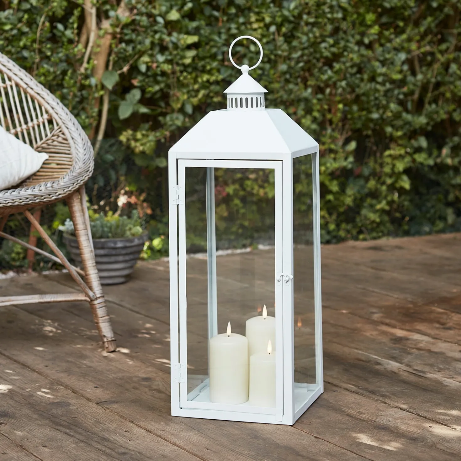 Perth Metall Laternen Trio in Weiß mit TruGlow® Outdoor Kerzen