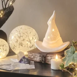 Porzellan LED-Hexenhut Deko mit Timer