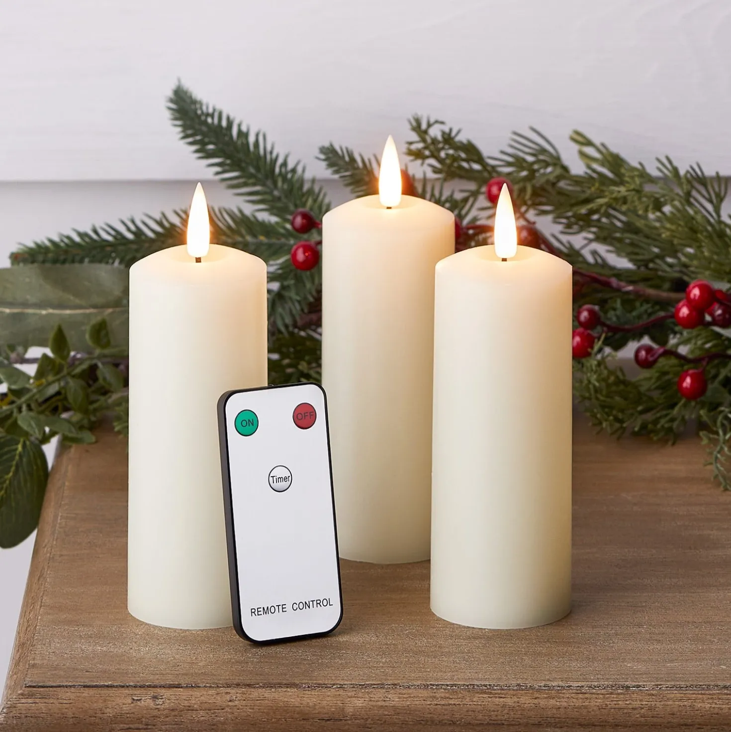 Schmales TruGlow® LED-Kerzen Trio aus Echtwachs mit Fernbedienung