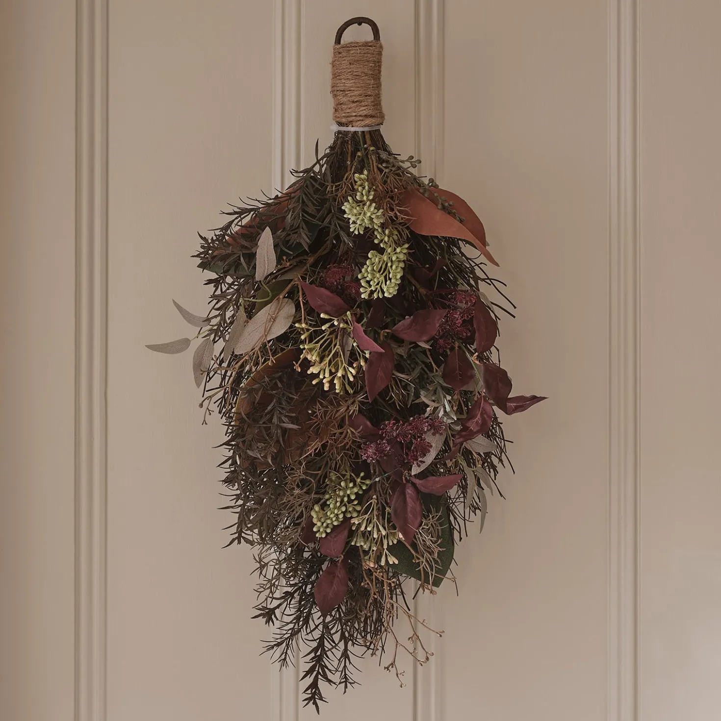 Set aus Kranz & Wandstrauß für Herbst und Winter mit integrierter Beleuchtung