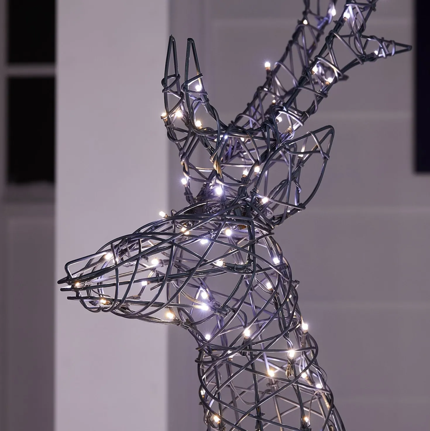 Springendes Solar-LED-Rentier Hirsch L Harlow