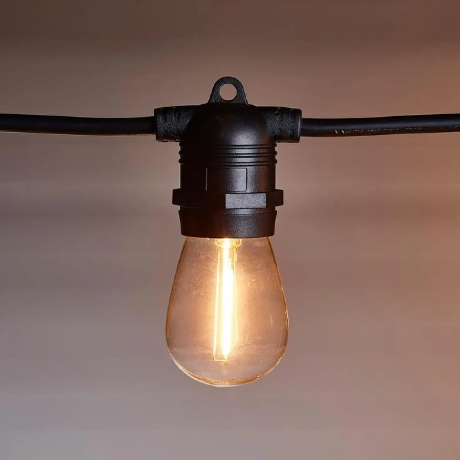 Ultimate Connect 35m 70er LED Lichterkette Glühbirnen warmweiß koppelbar schwarzes Kabel
